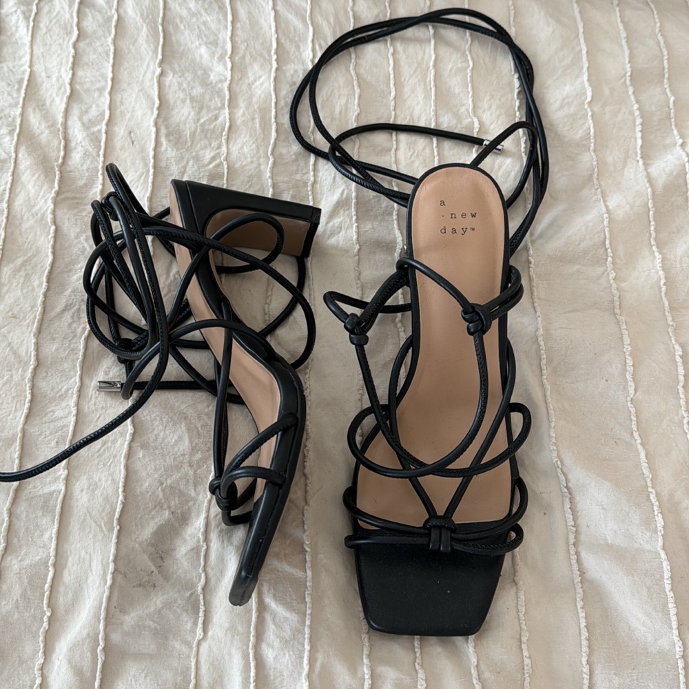 A Nee Day Heels